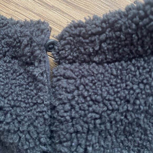 Lululemon Textured Fleece Embroidered Logo Tee Black Cropped Crew Neck Size: 4 - Picture 7 of 10